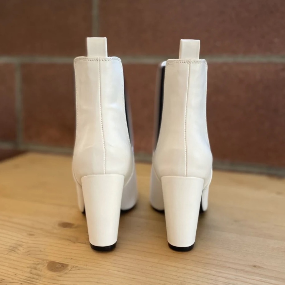 White Ankle Booties With Black Side Goring Detail - Picture 4 of 10